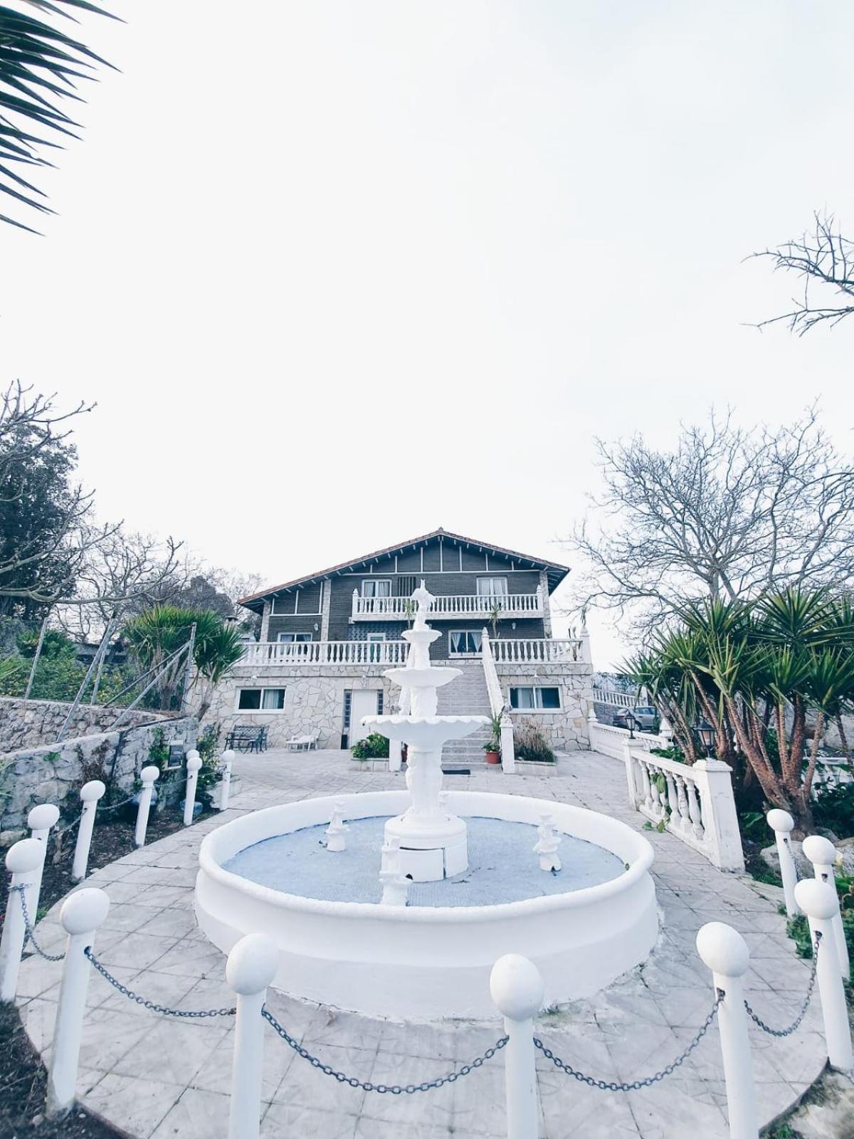 Jmca Hotel กาสโตร-อูร์เดียเลส ภายนอก รูปภาพ