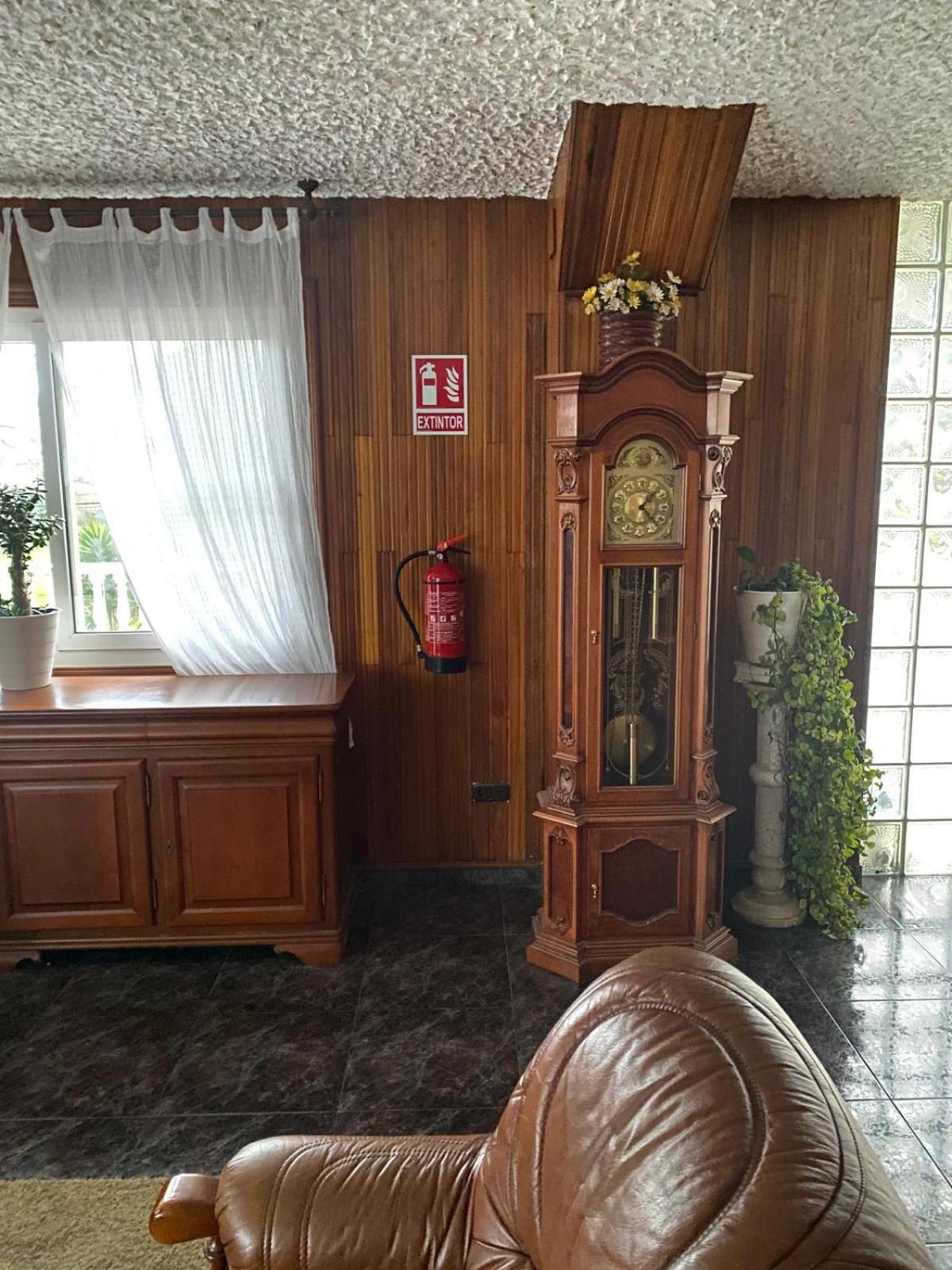 Jmca Hotel กาสโตร-อูร์เดียเลส ภายนอก รูปภาพ